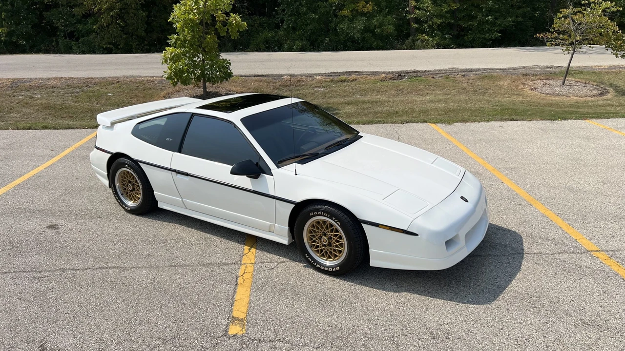 1988 Pontiac Fiero GT - Image 6 of 31