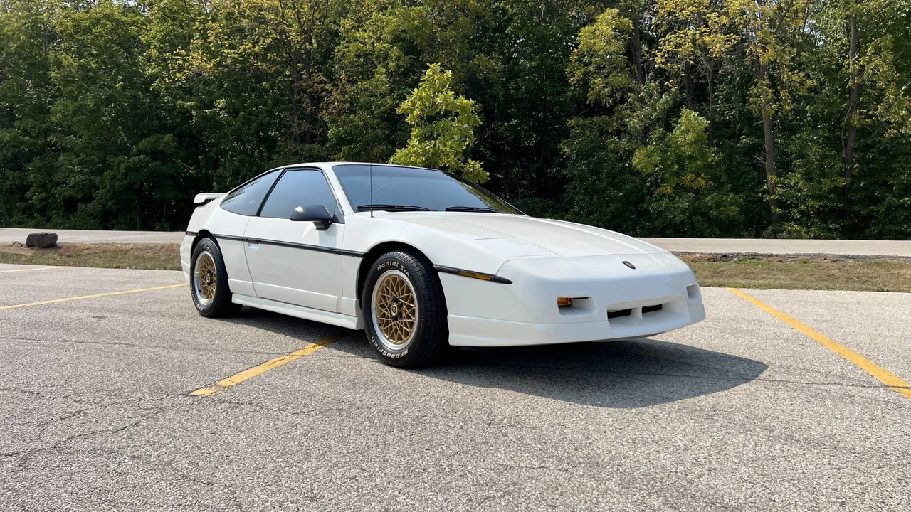 1988 Pontiac Fiero GT - Image 5 of 31