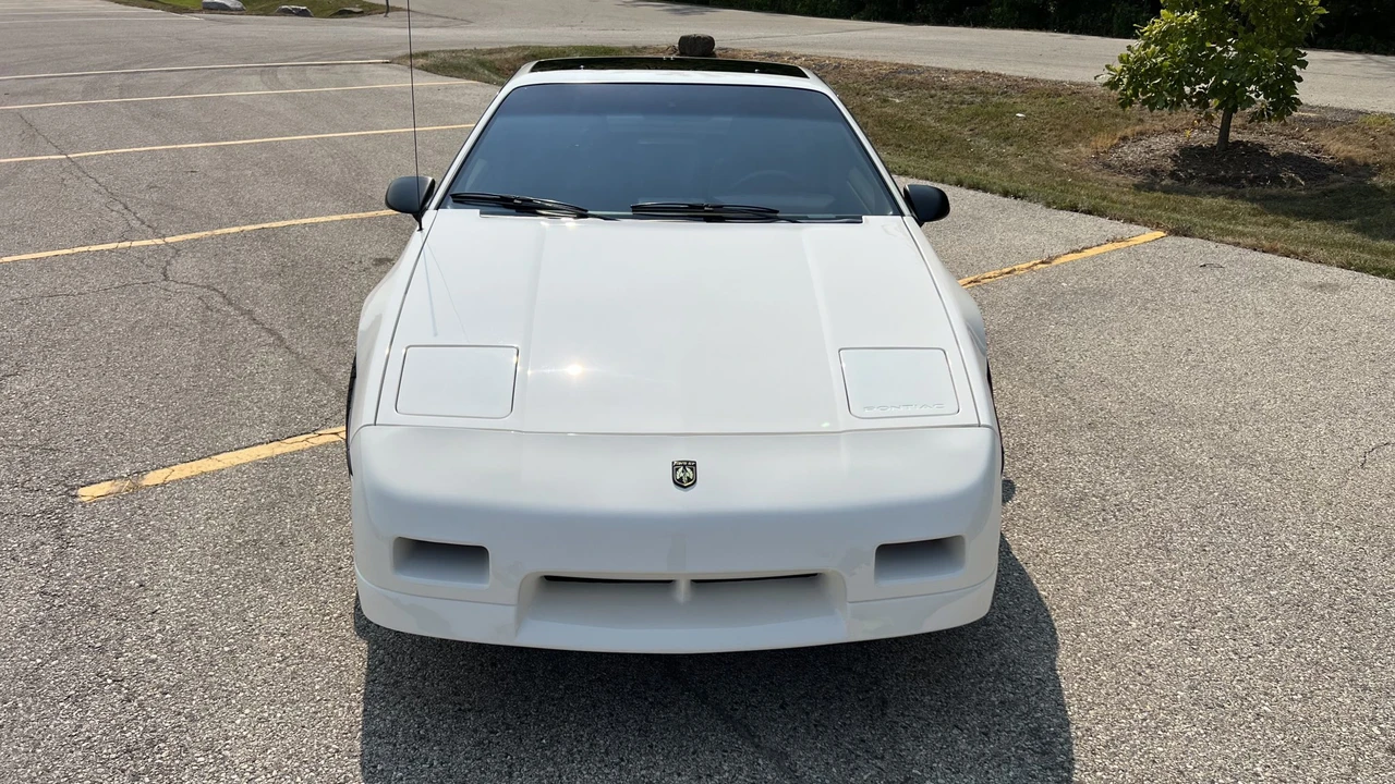 1988 Pontiac Fiero GT - Image 2 of 31