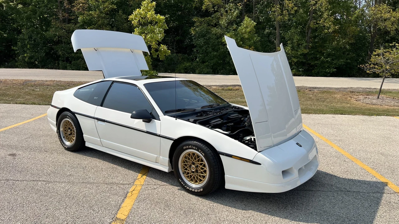 1988 Pontiac Fiero GT - Image 25 of 31