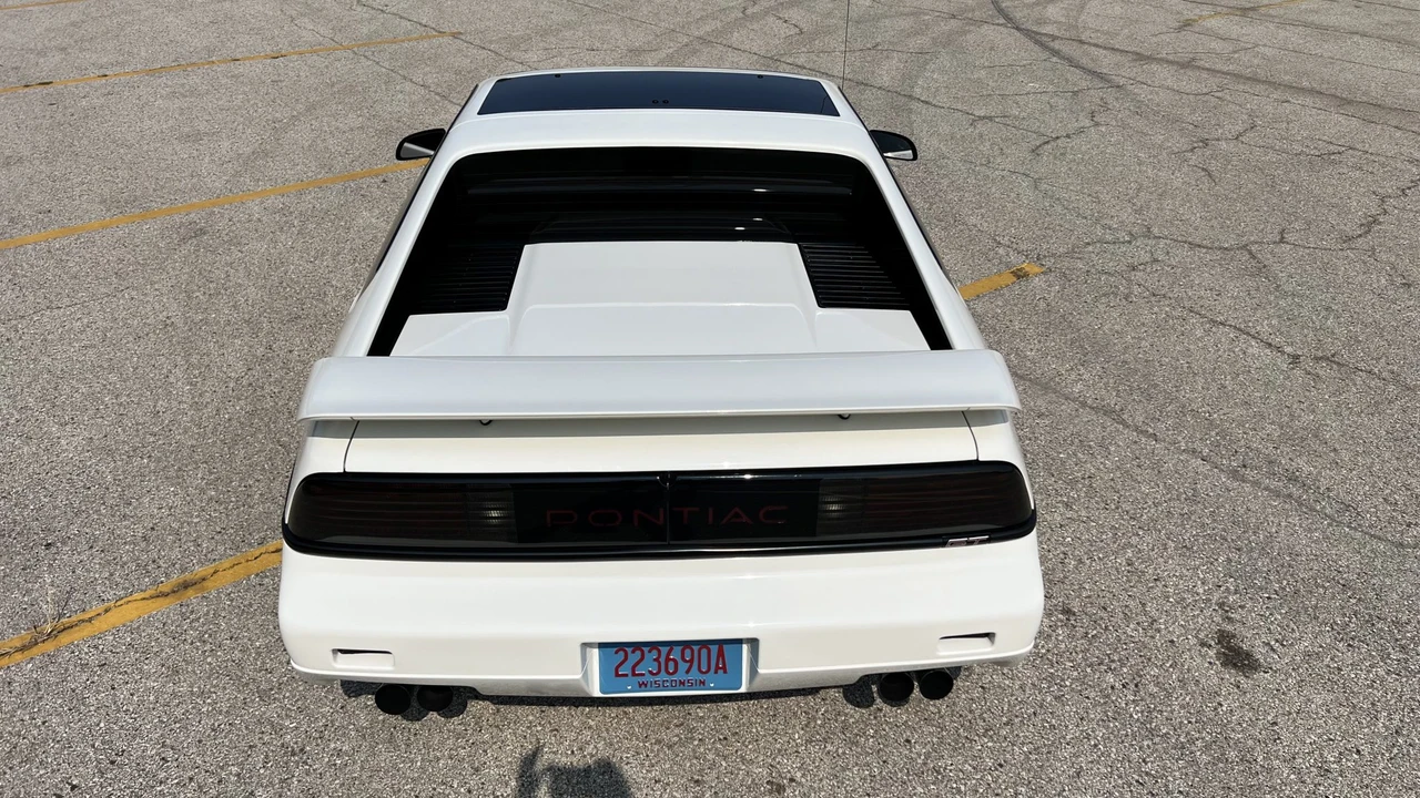 1988 Pontiac Fiero GT - Image 18 of 31
