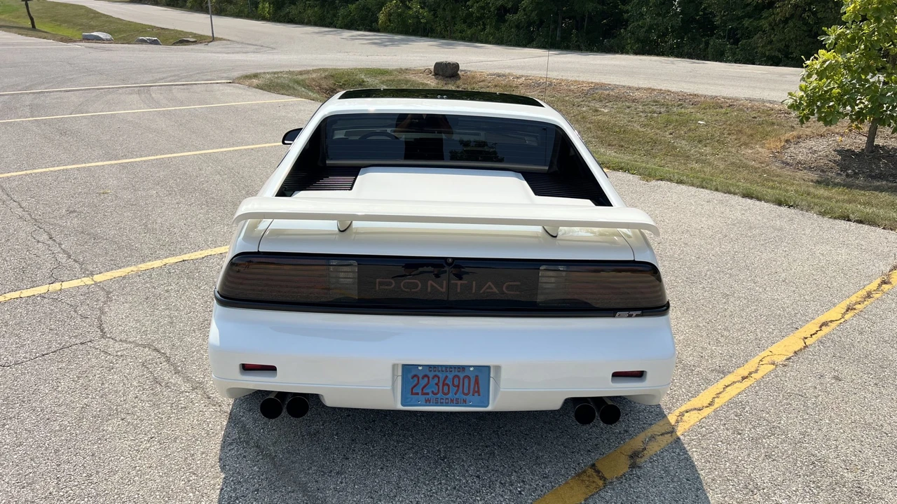 1988 Pontiac Fiero GT - Image 15 of 31