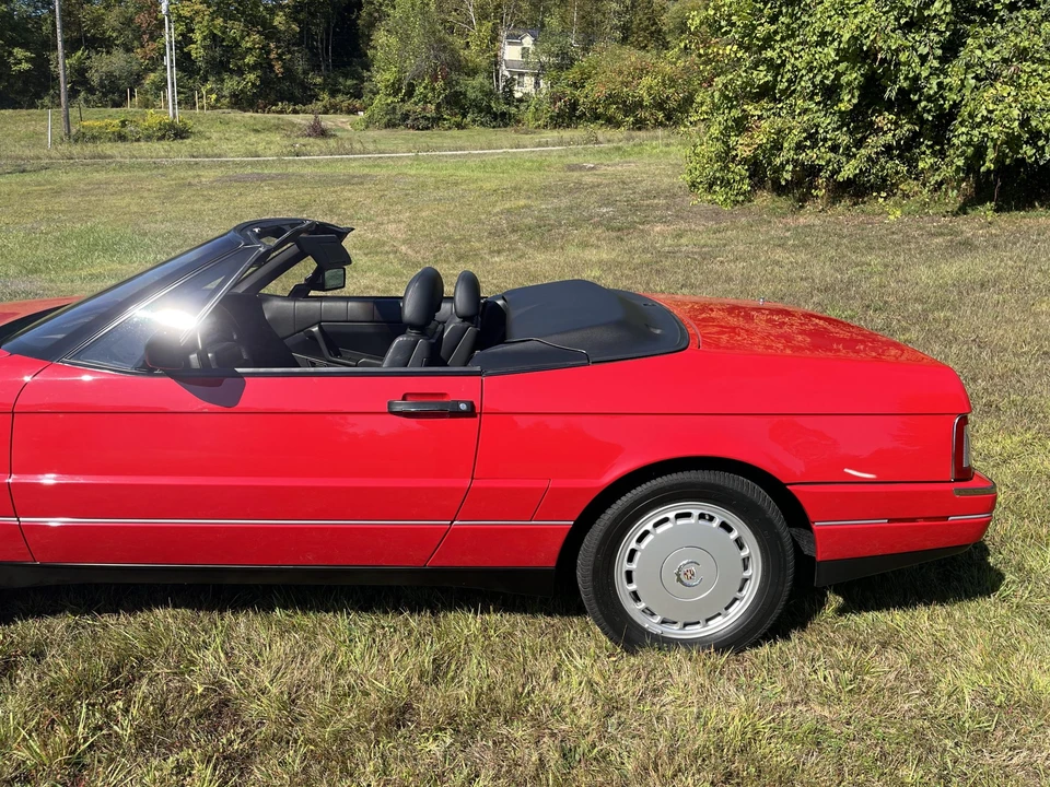 1992 Cadillac Allante - Image 26 of 31