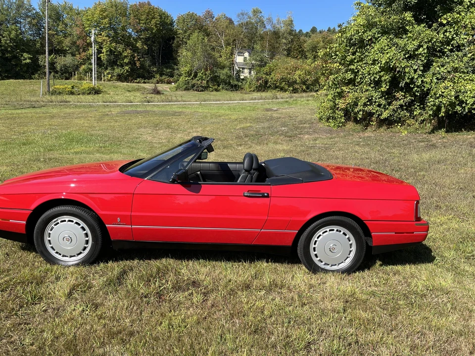 1992 Cadillac Allante - Image 13 of 31