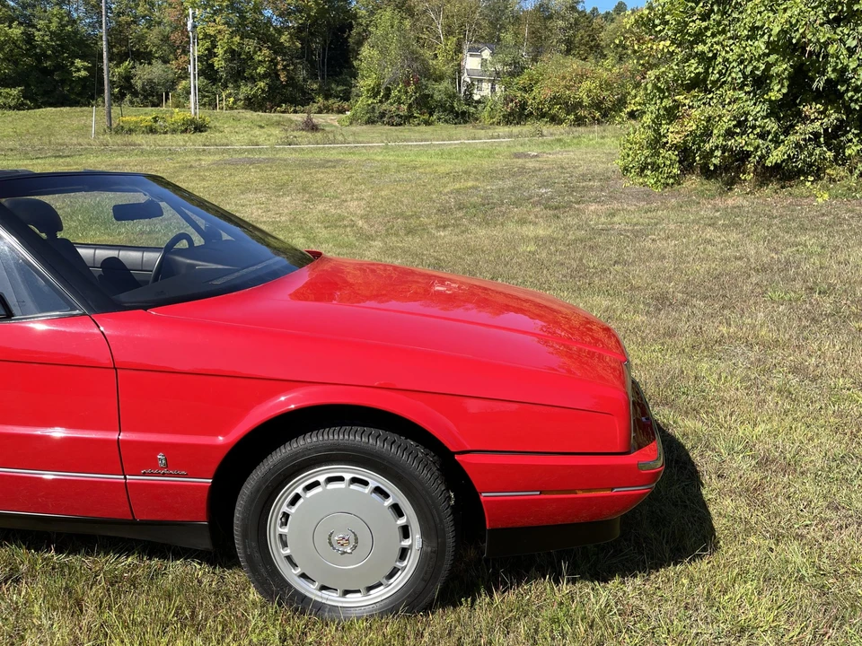 1992 Cadillac Allante - Image 30 of 31