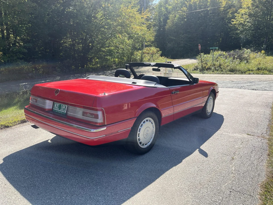 1992 Cadillac Allante - Image 9 of 31