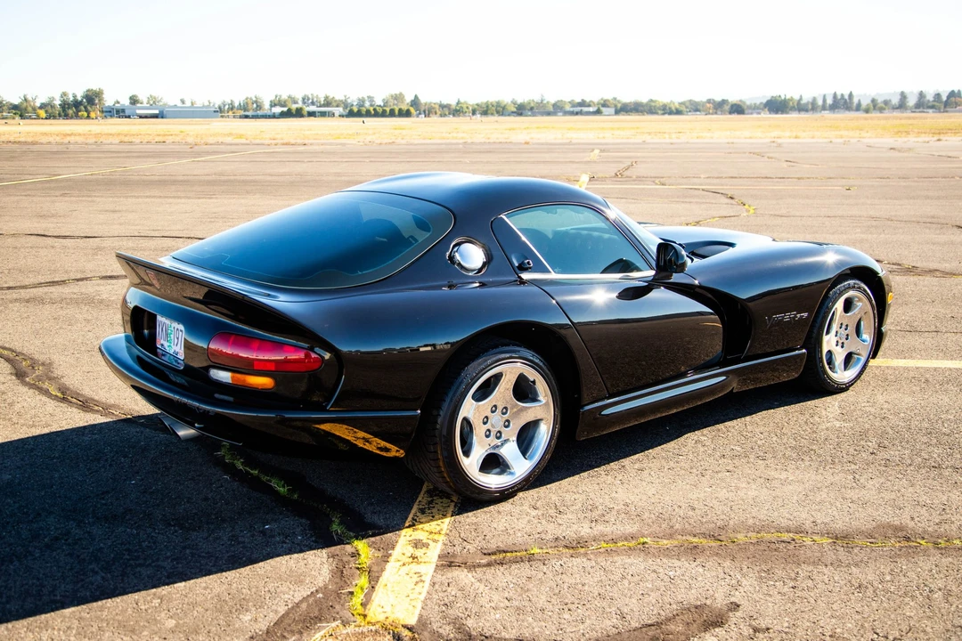1999 Dodge Viper GTS 2nd Gen - Image 18 of 31