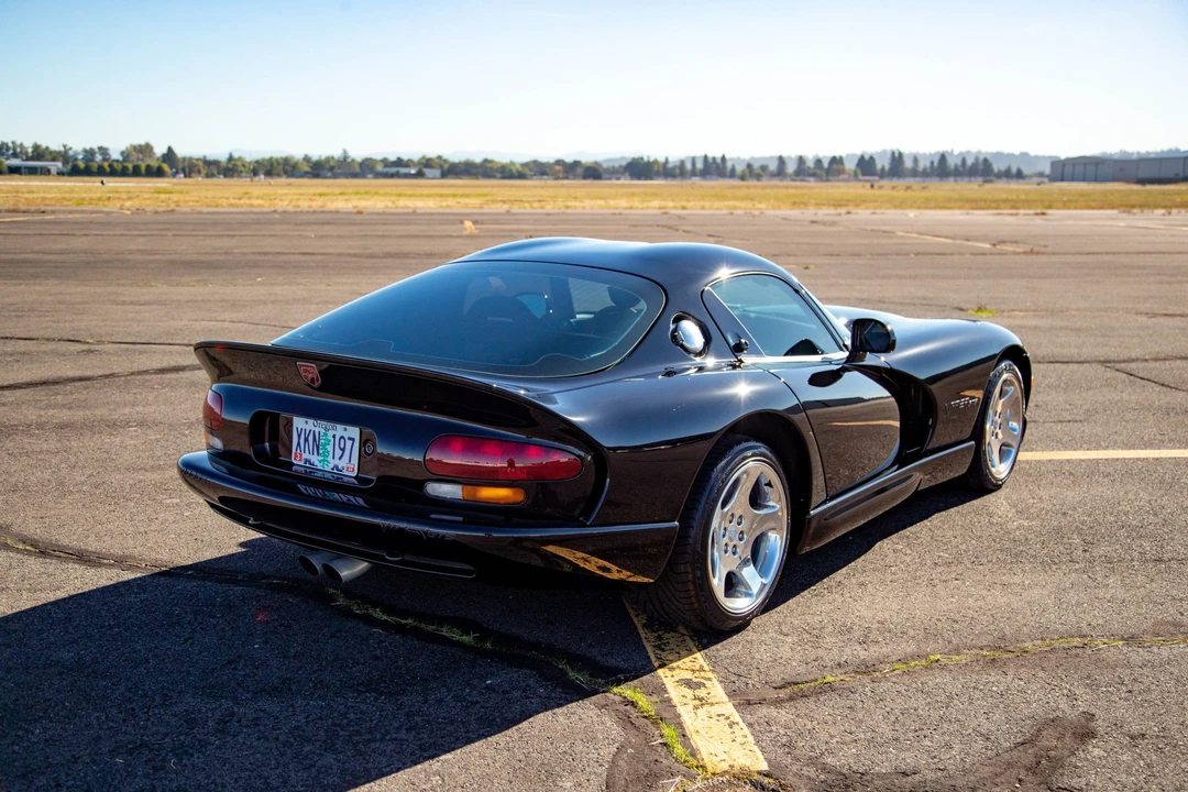 1999 Dodge Viper GTS 2nd Gen - Image 19 of 31