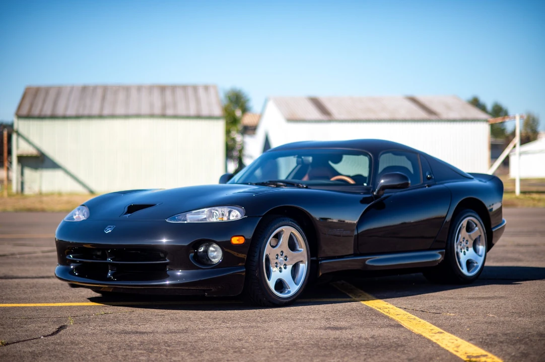 1999 Dodge Viper GTS 2nd Gen - Image 2 of 31