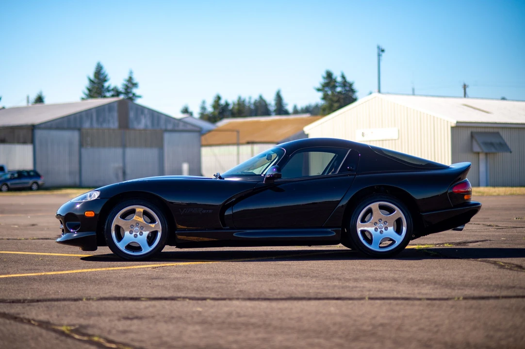 1999 Dodge Viper GTS 2nd Gen - Image 29 of 31