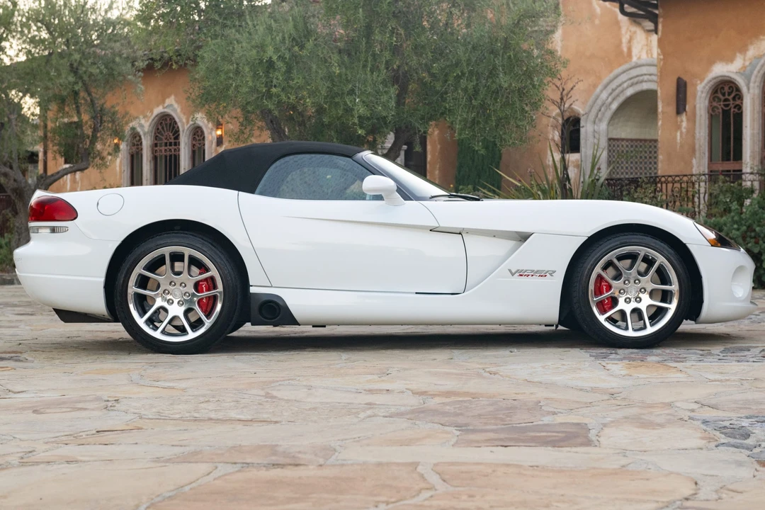 2004 Dodge Viper 3rd Gen - Image 9 of 31