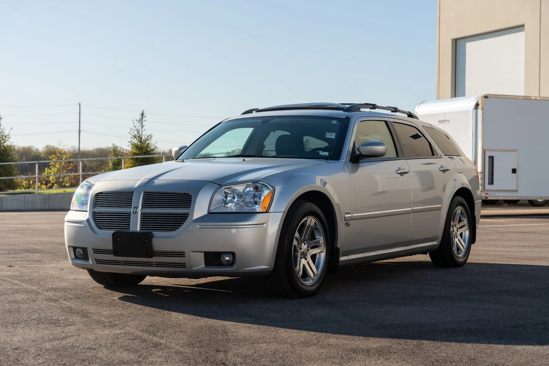 2005 Dodge Magnum 2nd Gen Wagon - Image 8 of 31