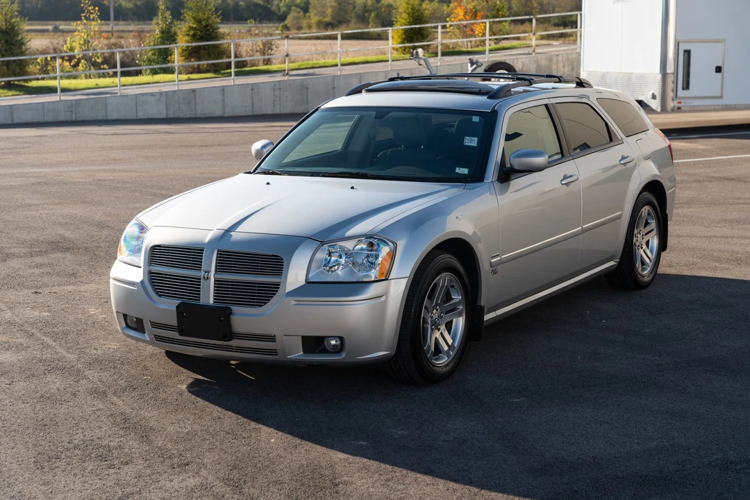 2005 Dodge Magnum 2nd Gen Wagon - Image 9 of 31