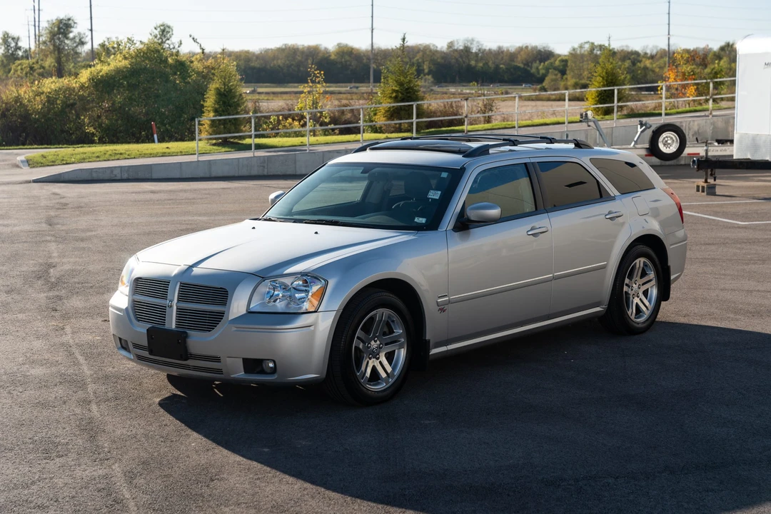2005 Dodge Magnum 2nd Gen Wagon - Image 10 of 31