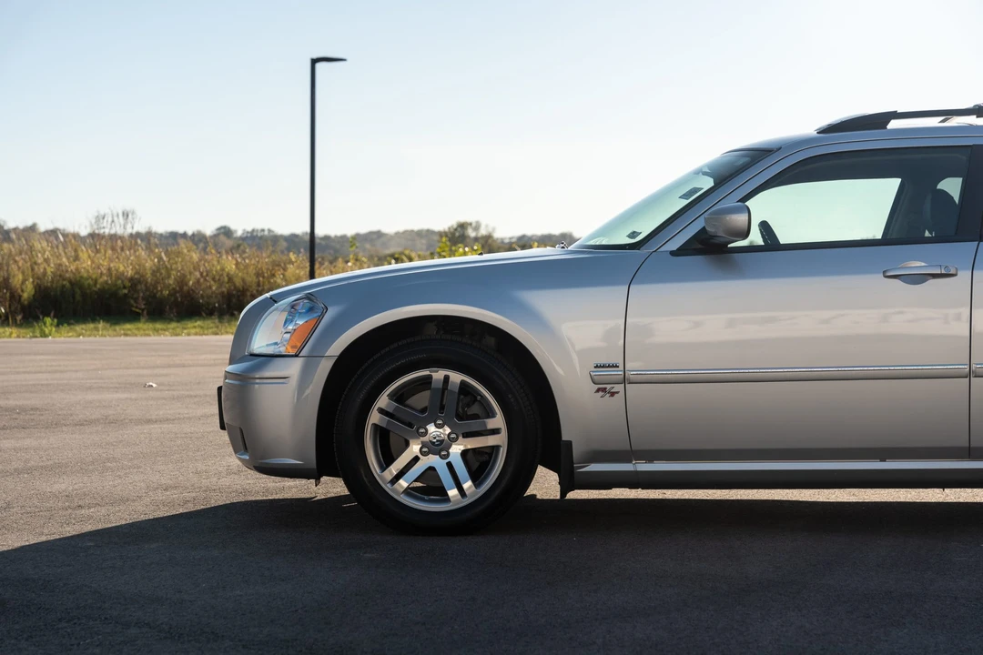 2005 Dodge Magnum 2nd Gen Wagon - Image 26 of 31