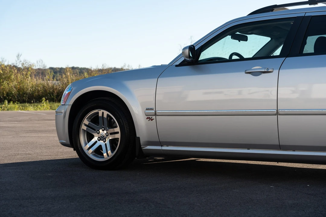 2005 Dodge Magnum 2nd Gen Wagon - Image 28 of 31