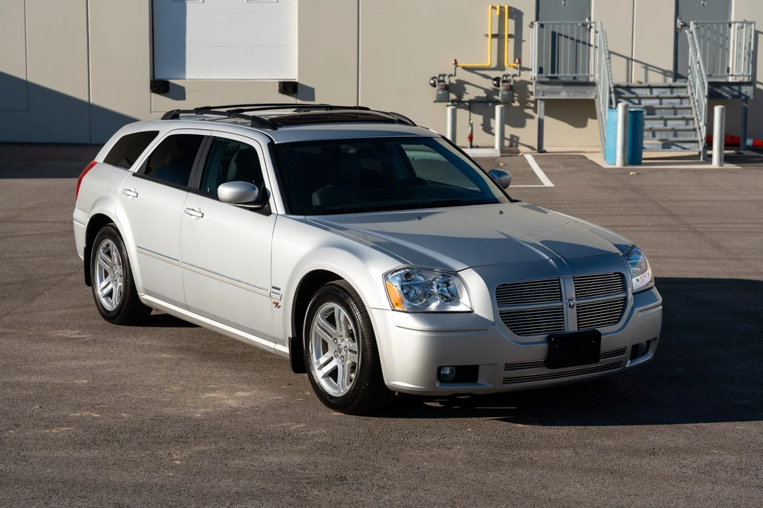 2005 Dodge Magnum 2nd Gen Wagon - Image 5 of 31