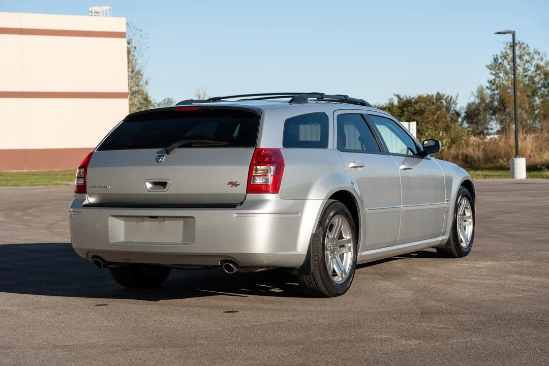2005 Dodge Magnum 2nd Gen Wagon - Image 18 of 31