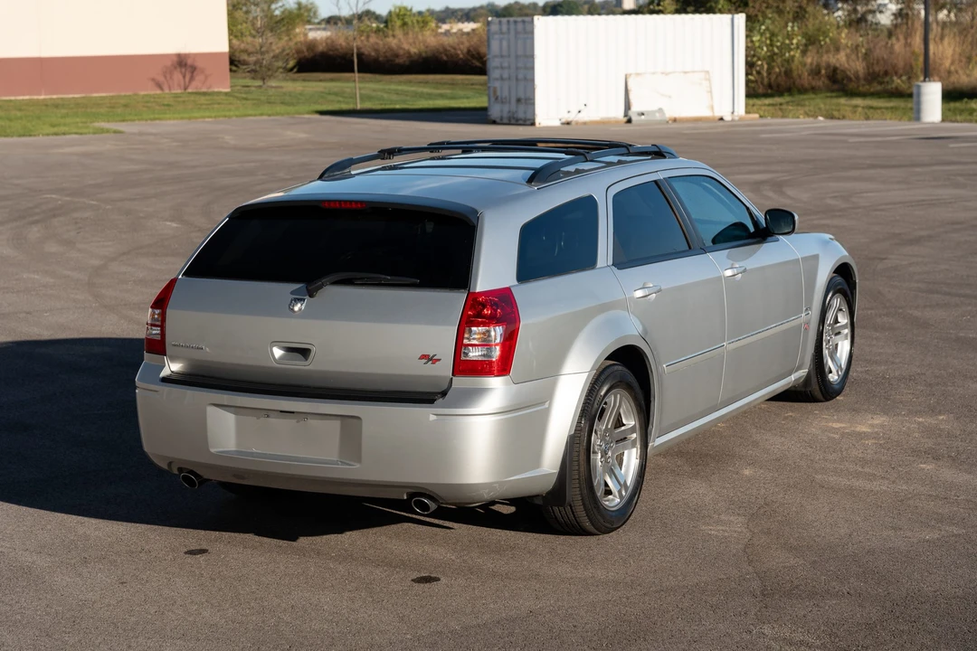 2005 Dodge Magnum 2nd Gen Wagon - Image 19 of 31