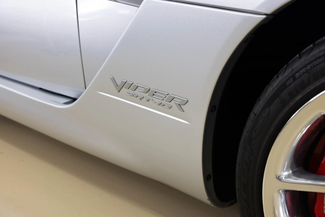 2005 Dodge Viper 3rd Gen - Image 17 of 31
