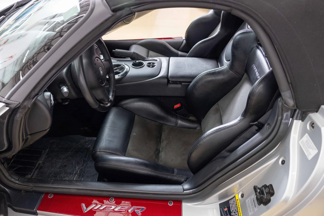 2005 Dodge Viper 3rd Gen - Image 25 of 31