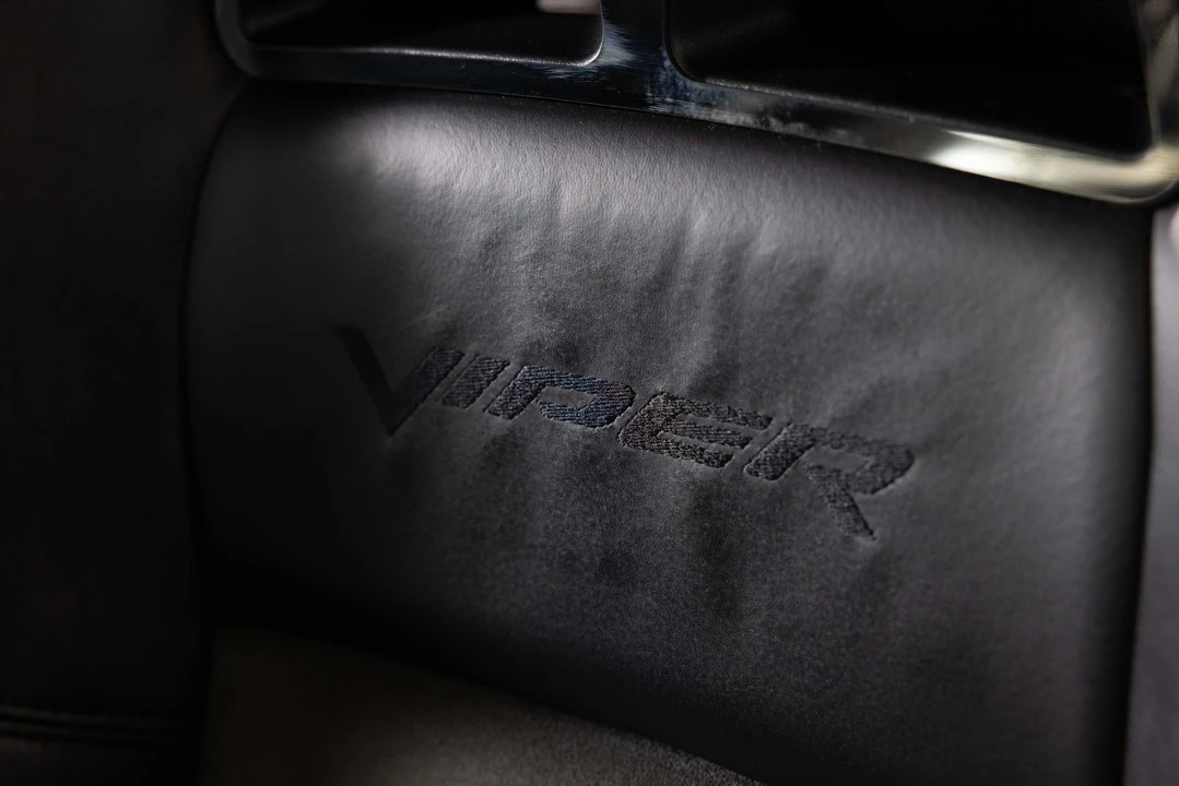 2005 Dodge Viper 3rd Gen - Image 28 of 31