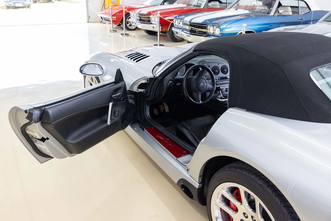 2005 Dodge Viper 3rd Gen - Image 24 of 31