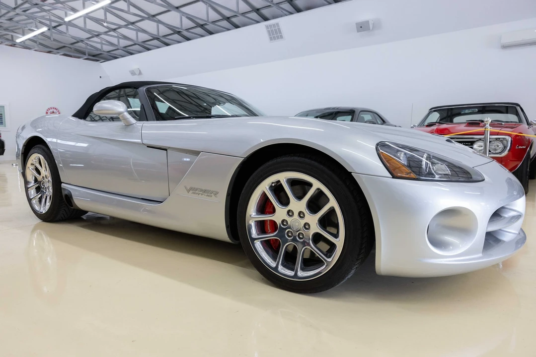 2005 Dodge Viper 3rd Gen - Image 9 of 31