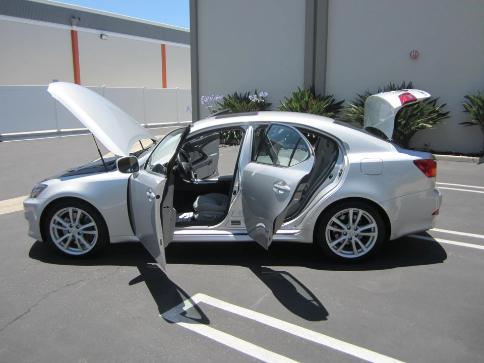 2006 Lexus IS 2nd Gen - Image 11 of 31