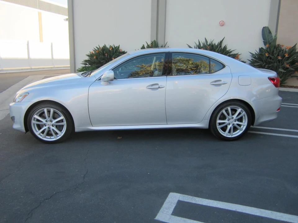2006 Lexus IS 2nd Gen - Image 10 of 31