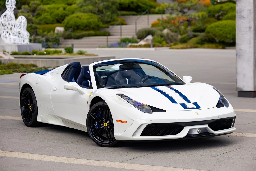 2015 Ferrari 458 Speciale Aperta - Image 2 of 31