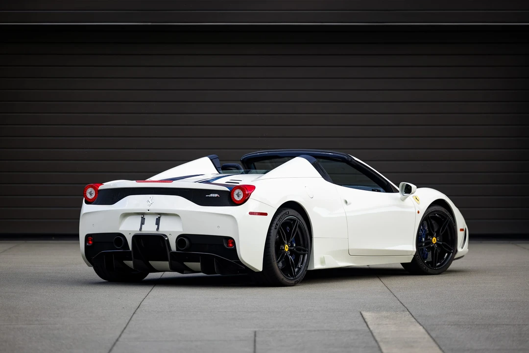 2015 Ferrari 458 Speciale Aperta - Image 28 of 31