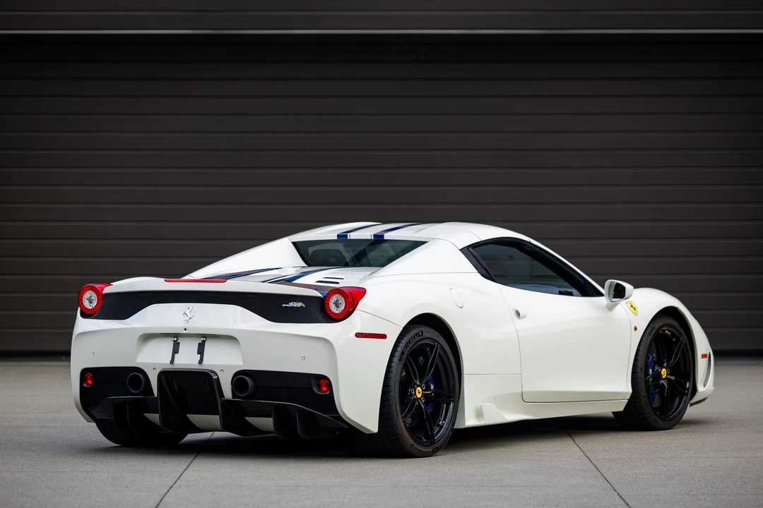 2015 Ferrari 458 Speciale Aperta - Image 25 of 31