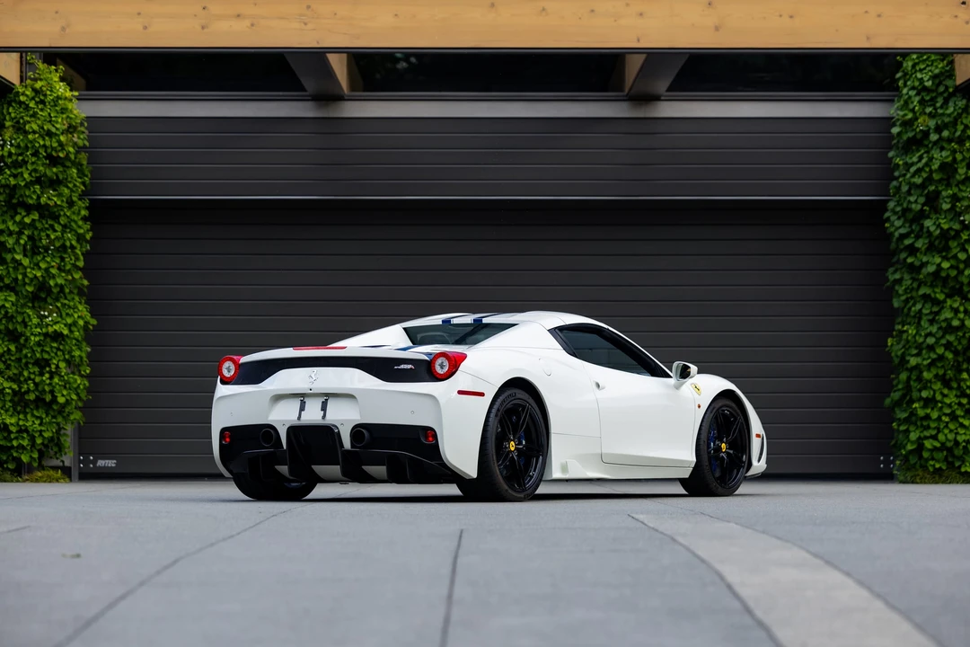 2015 Ferrari 458 Speciale Aperta - Image 30 of 31