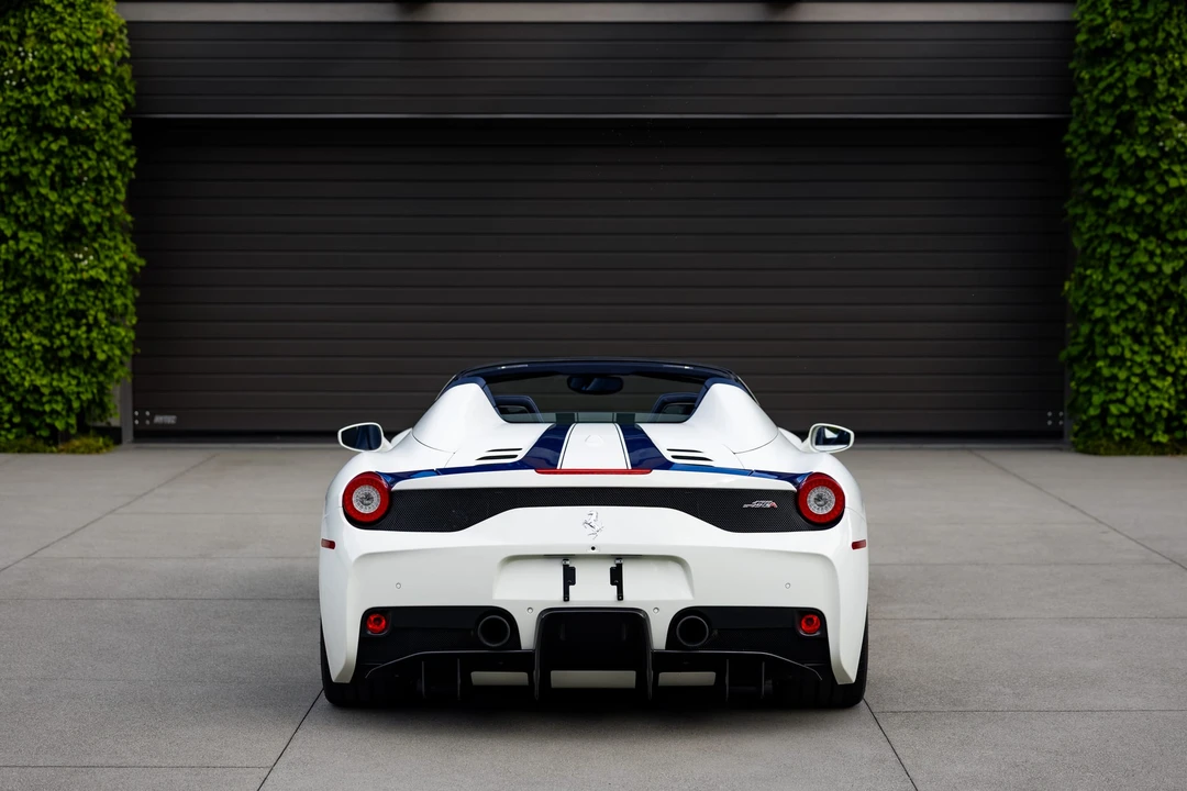 2015 Ferrari 458 Speciale Aperta - Image 21 of 31