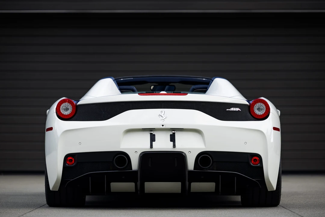 2015 Ferrari 458 Speciale Aperta - Image 24 of 31