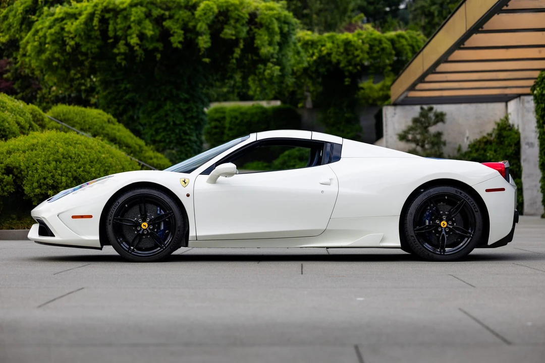 2015 Ferrari 458 Speciale Aperta - Image 17 of 31