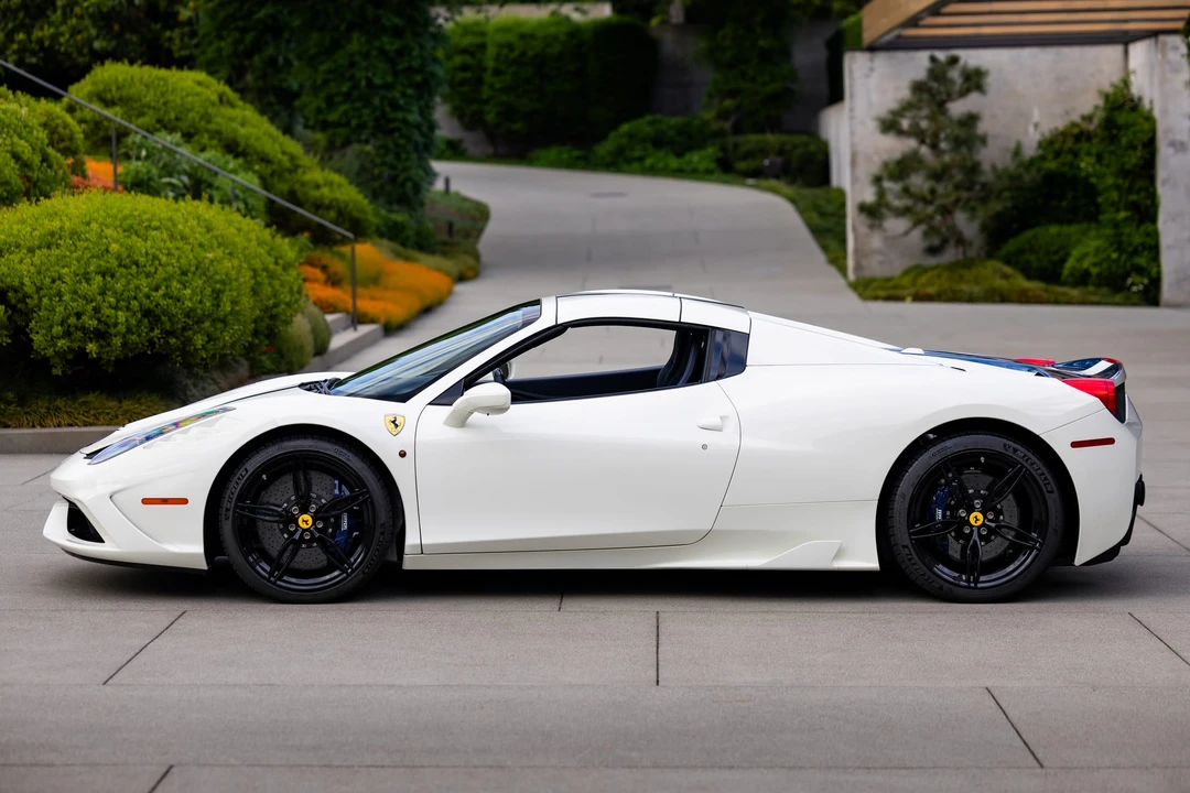 2015 Ferrari 458 Speciale Aperta - Image 18 of 31