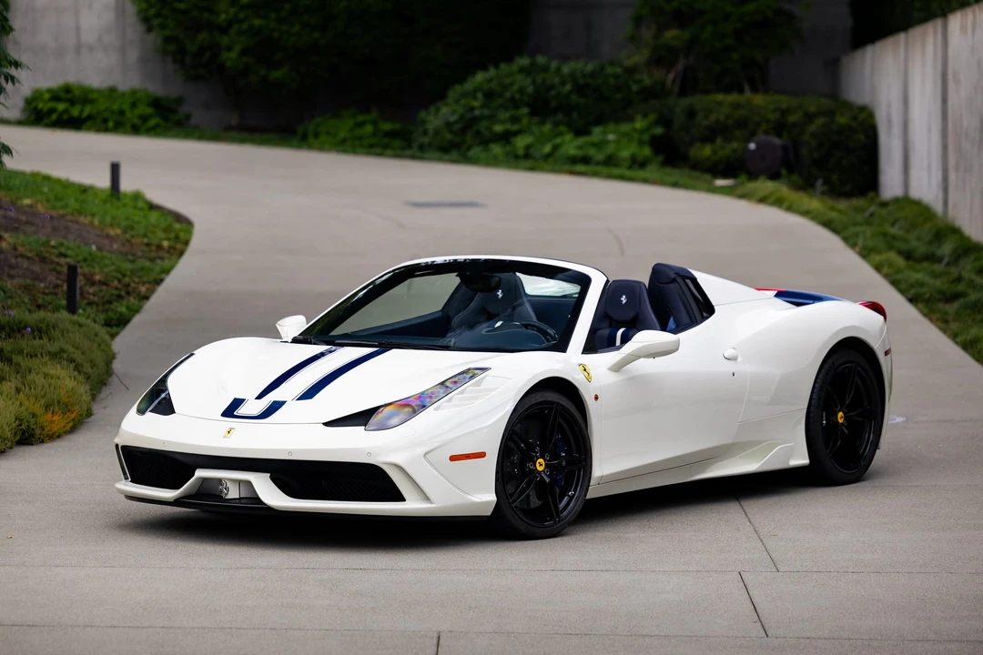 2015 Ferrari 458 Speciale Aperta - Image 13 of 31