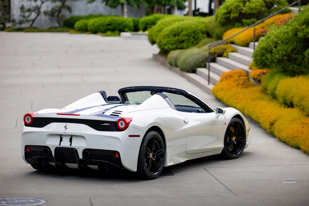 2015 Ferrari 458 Speciale Aperta - Image 29 of 31