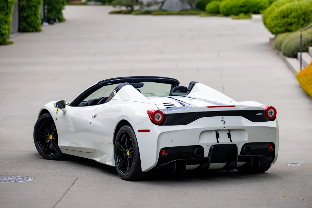 2015 Ferrari 458 Speciale Aperta - Image 19 of 31
