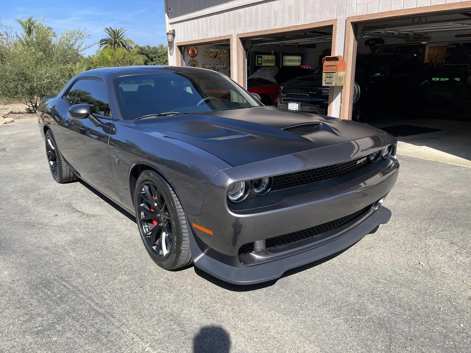 2016 Dodge Challenger SRT Hellcat 3rd Gen - Image 10 of 31