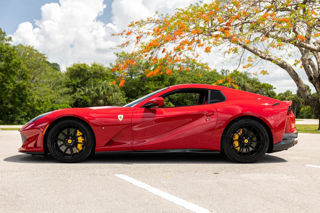 2021 Ferrari 812 GTS - Image 13 of 31