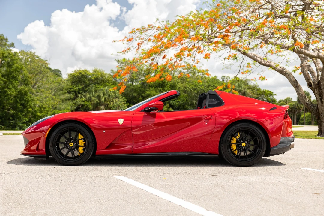 2021 Ferrari 812 GTS - Image 3 of 31