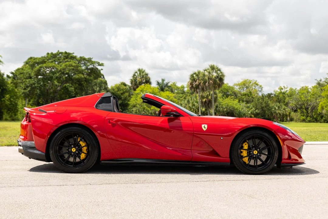 2021 Ferrari 812 GTS - Image 8 of 31