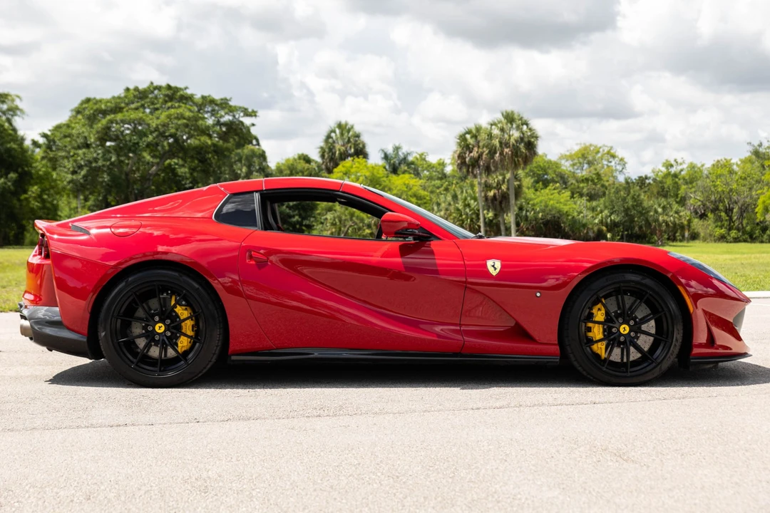 2021 Ferrari 812 GTS - Image 14 of 31