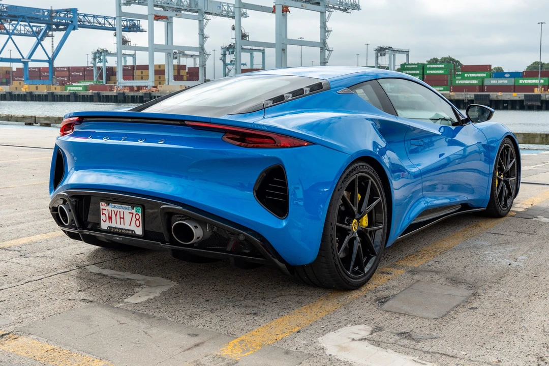 2024 Lotus Emira - Image 4 of 31