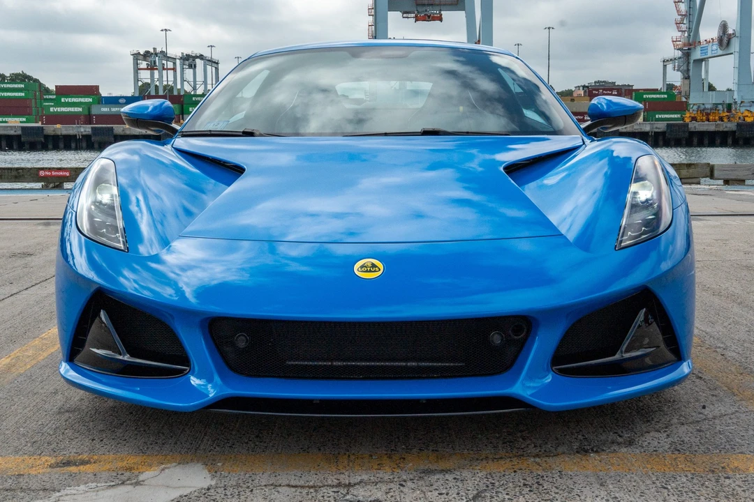 2024 Lotus Emira - Image 9 of 31