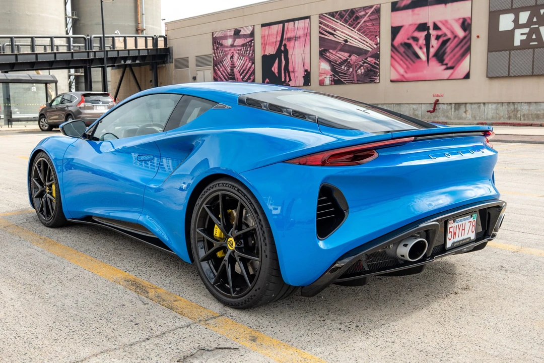 2024 Lotus Emira - Image 6 of 31