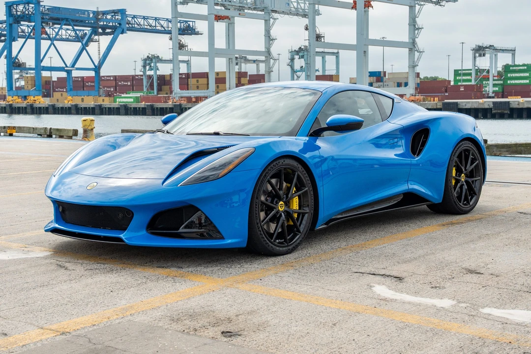 2024 Lotus Emira - Image 8 of 31
